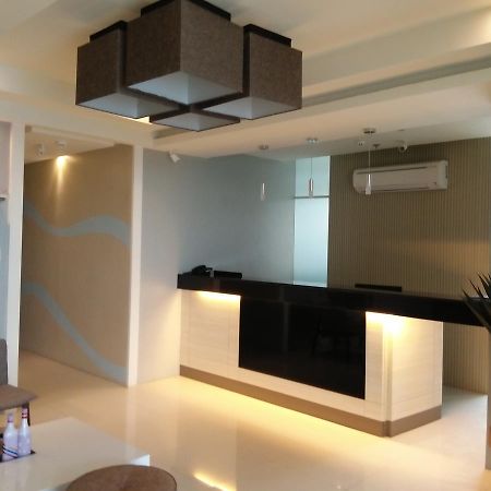 Win Hotel&Casino Talisay  Esterno foto